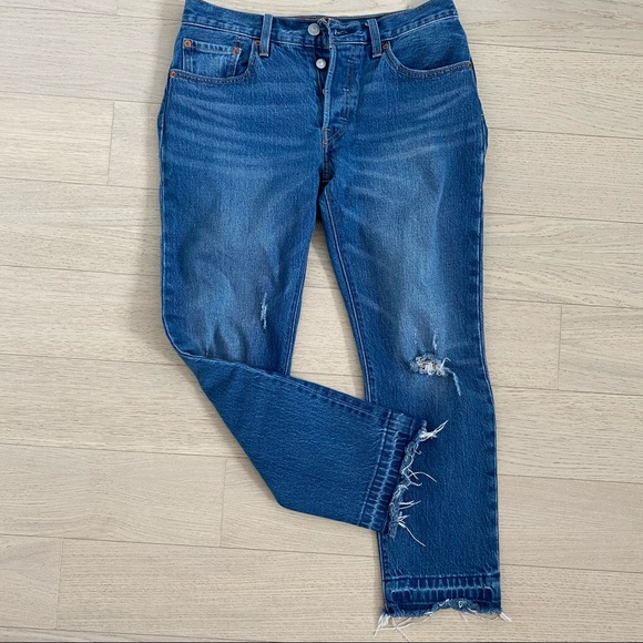 Levi’s 501 Distressed Jeans - Picture 3 of 5